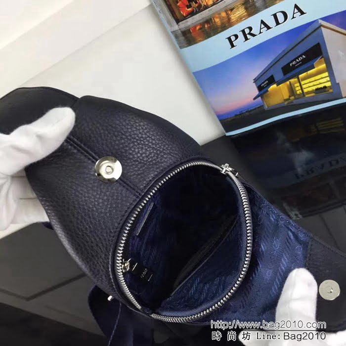 普拉達PRADA原單 最新款男士胸包-專櫃品質1BD265藍色 自然摔紋皮 PHY1615